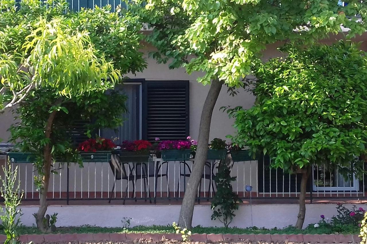 Ferienwohnung Jordan Kaštela Exterior foto